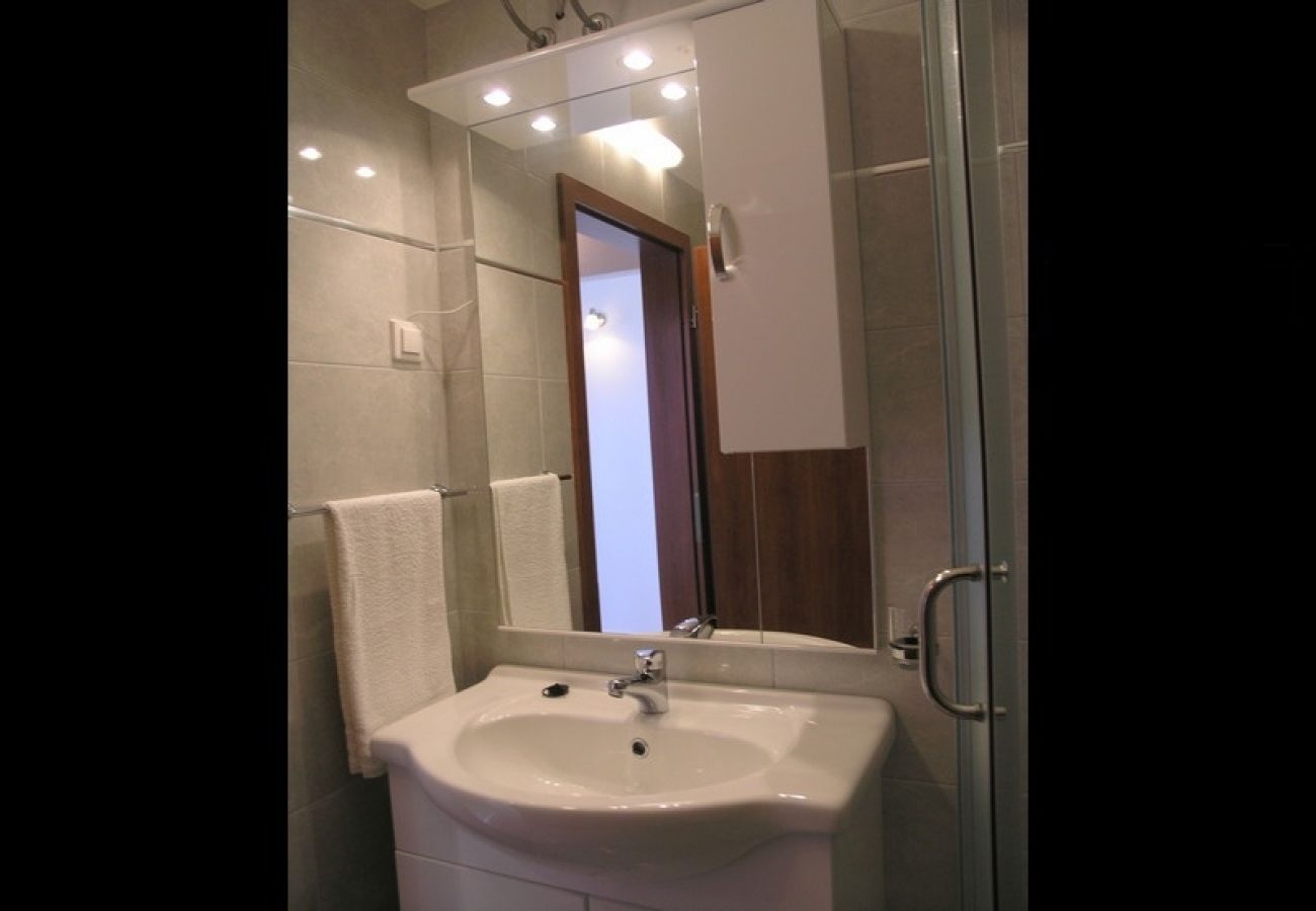 Apartament w Okrug Gornji - Apartament w Okrug Gornji z Widok na morze, taras, Klimatyzacja, WIFI (5069-2)