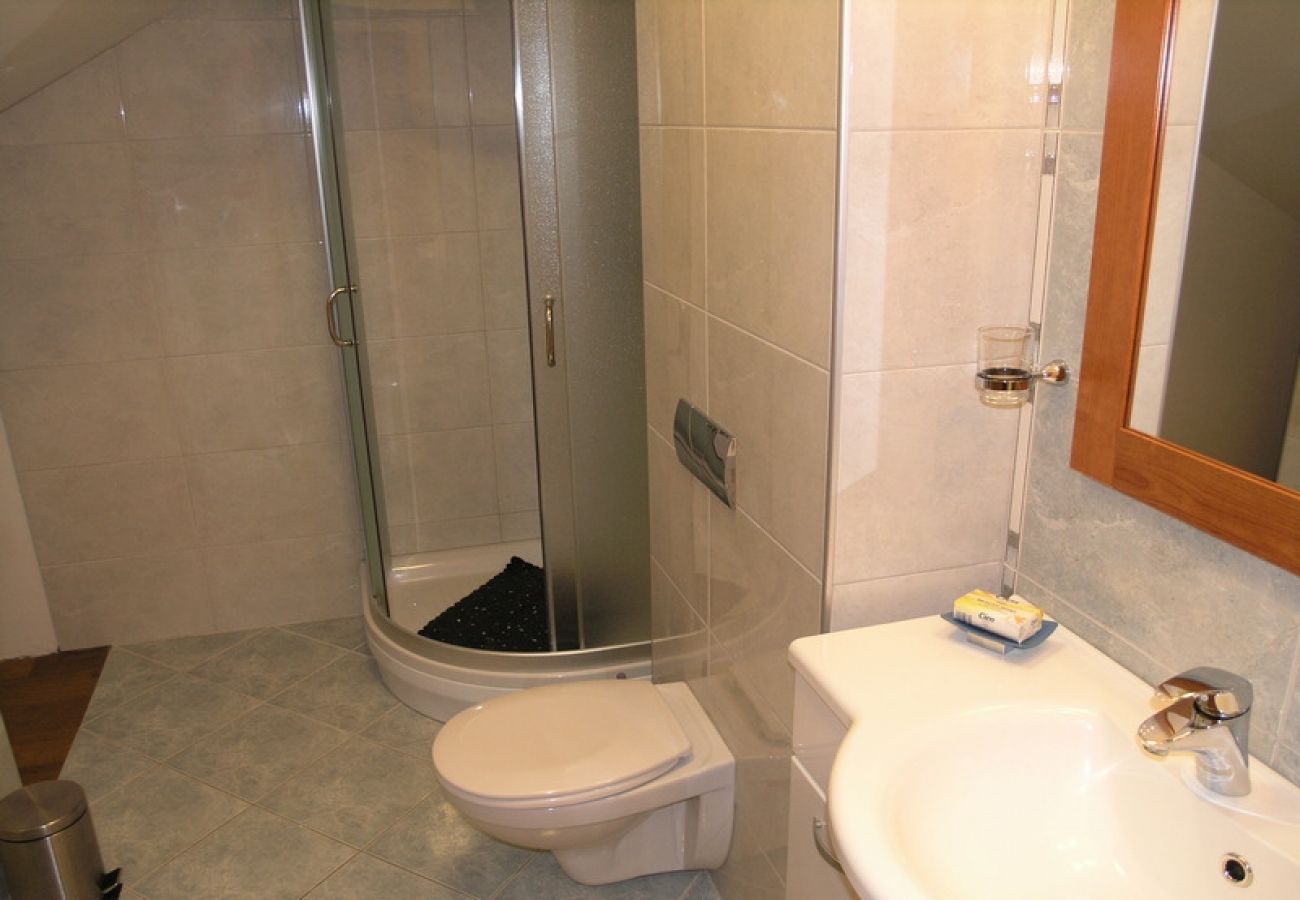 Apartament w Okrug Gornji - Apartament w Okrug Gornji z Widok na morze, taras, Klimatyzacja, WIFI (5069-1)