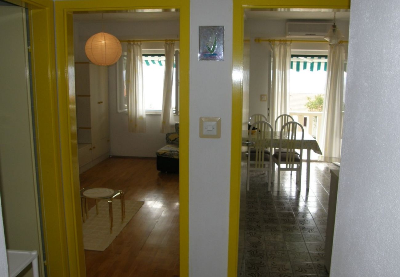 Apartament w Bol - Apartament w Bol z Widok na morze, balkon, Klimatyzacja, WIFI (3416-2)