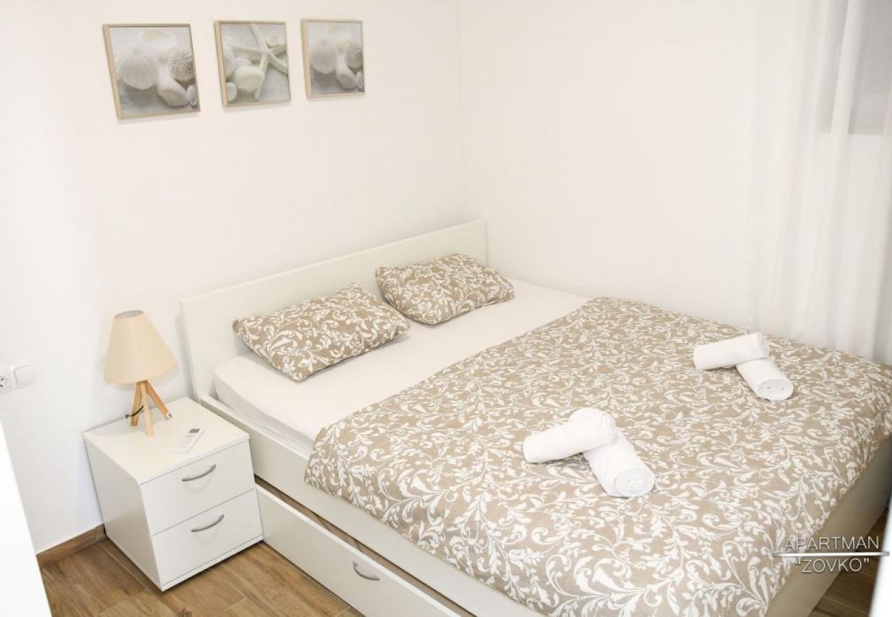 Apartament w Okrug Gornji - Apartament w Okrug Gornji z taras, Klimatyzacja, WIFI, Pralka (5070-1)