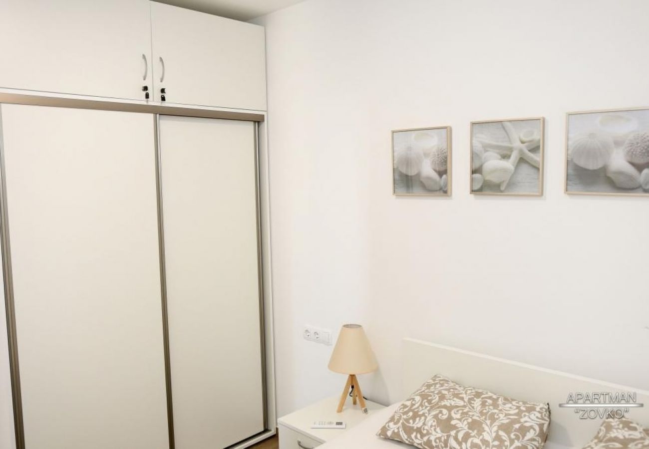 Apartament w Okrug Gornji - Apartament w Okrug Gornji z taras, Klimatyzacja, WIFI, Pralka (5070-1)