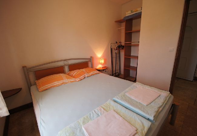 Apartament w Vodice - Ferienwohnung in Vodice mit Meerblick, Terrasse, Klimaanlage, W-LAN (144-2) Apartament w Vodice - Ferienwohnung in Vodice mit Meerblick, Terrasse, Klimaanlage, W-LAN (144-2)