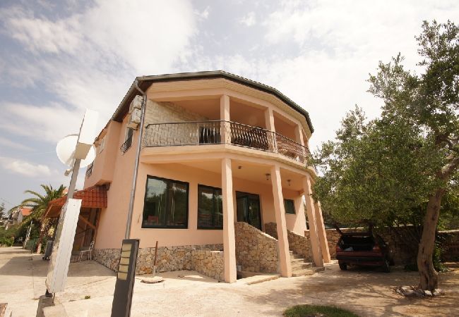 Apartament w Vodice - Ferienwohnung in Vodice mit Meerblick, Terrasse, Klimaanlage, W-LAN (144-1) Apartament w Vodice - Ferienwohnung in Vodice mit Meerblick, Terrasse, Klimaanlage, W-LAN (144-1)