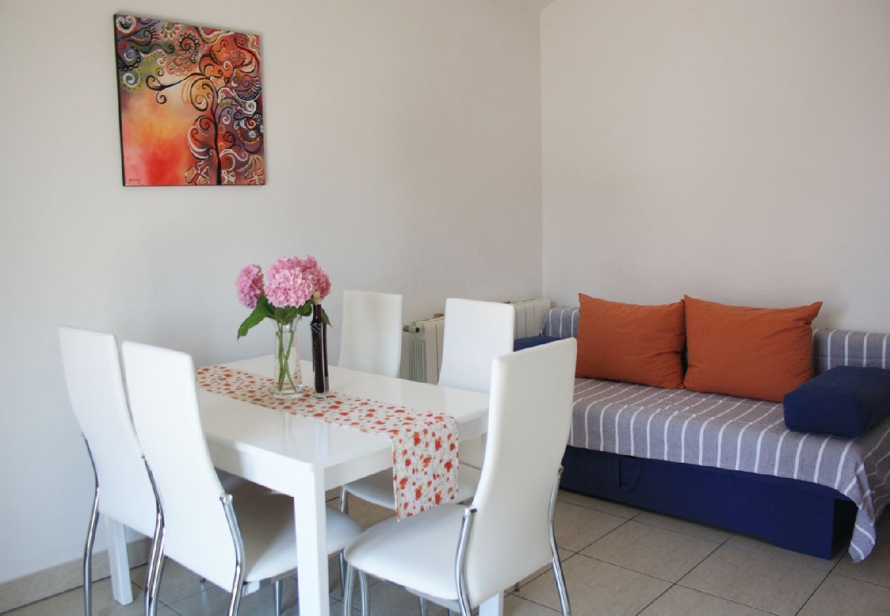 Apartament w Vodice - Apartament w Vodice z Widok na morze, balkon, Klimatyzacja, WIFI (612-4)