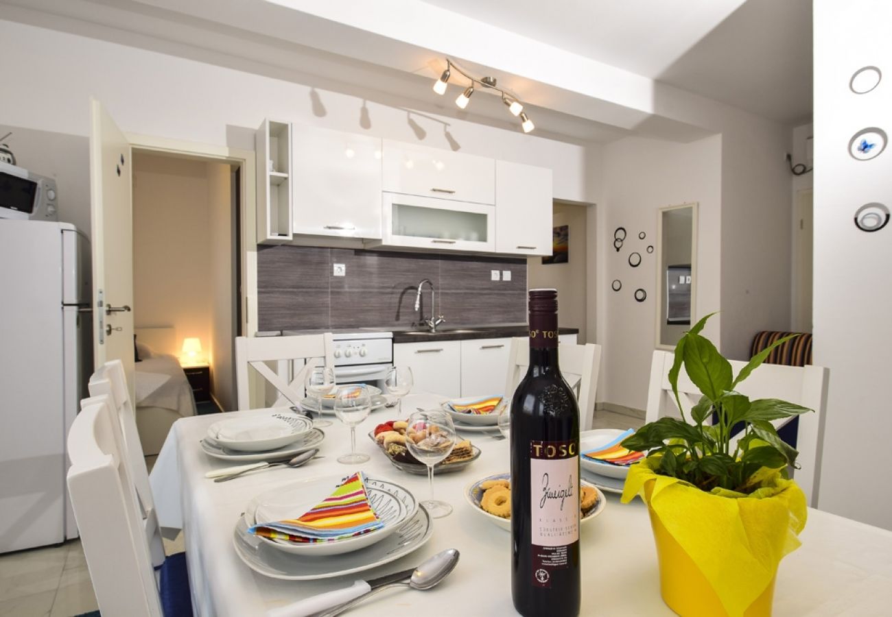 Apartament w Nin - Apartament w Zaton (Zadar) z Widok na morze, balkon, Klimatyzacja, WIFI (685-2)