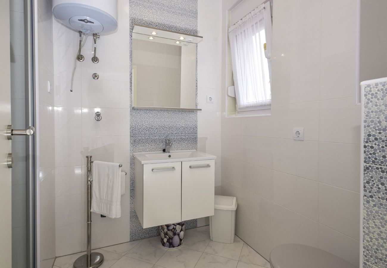 Apartament w Nin - Apartament w Zaton (Zadar) z Widok na morze, balkon, Klimatyzacja, WIFI (685-2)