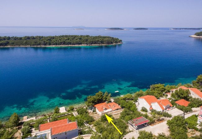 Dom w Karbuni - Holiday Home in Karbuni with Seaview, Balcony, Air condition, WIFI (5095-2) Dom w Karbuni - Holiday Home in Karbuni with Seaview, Balcony, Air condition, WIFI (5095-2)
