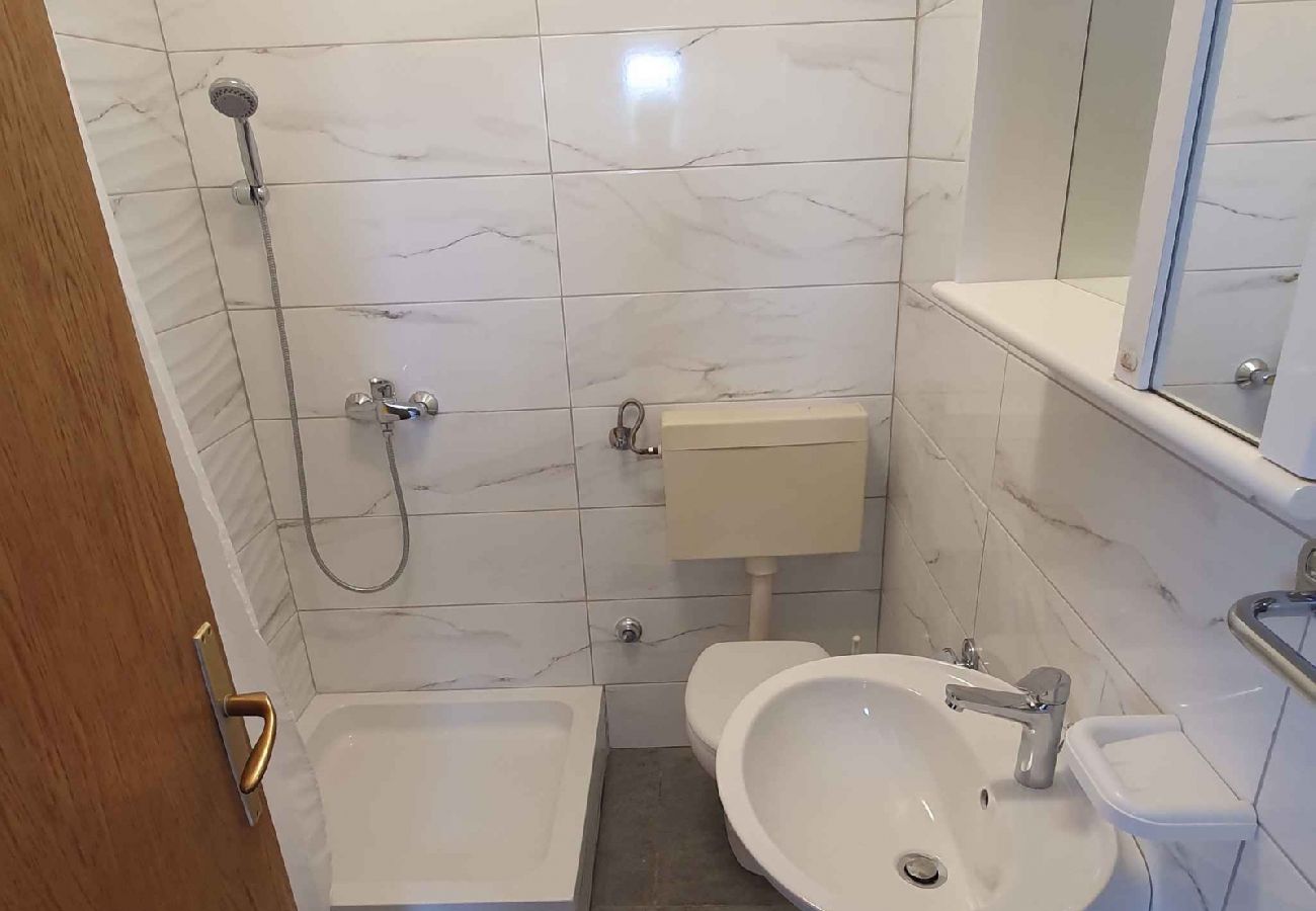 Apartament w Ljubac - Apartament w Ljubač z Widok na morze, balkon, Klimatyzacja, WIFI (809-3)