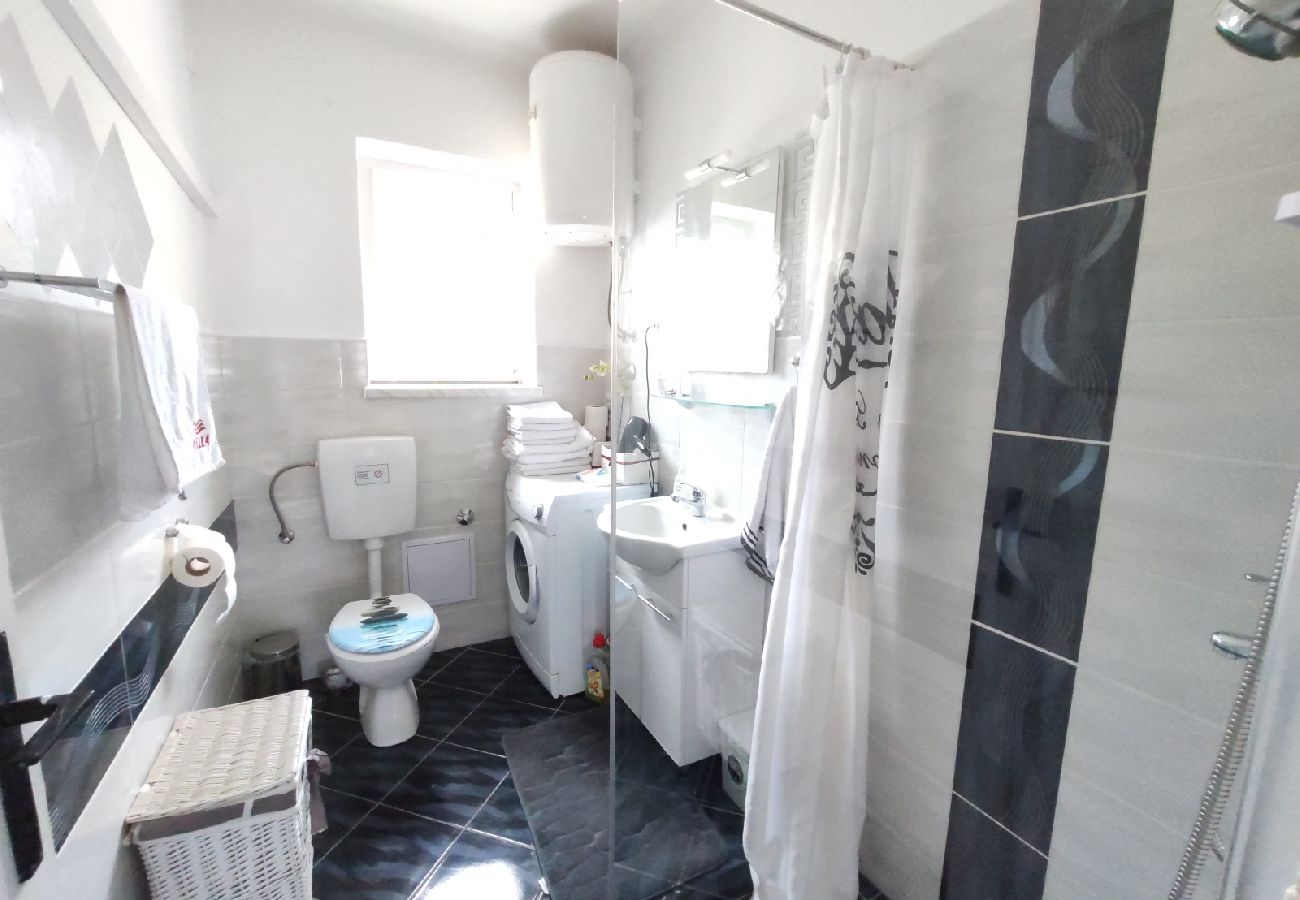 Apartament w Split - Apartament w Split z balkon, Klimatyzacja, WIFI, Pralka (4656-1)