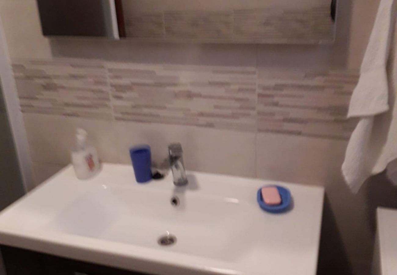 Apartament w Vinišce - Apartament w Vinišće z Widok na morze, taras, Klimatyzacja, WIFI (4752-1)