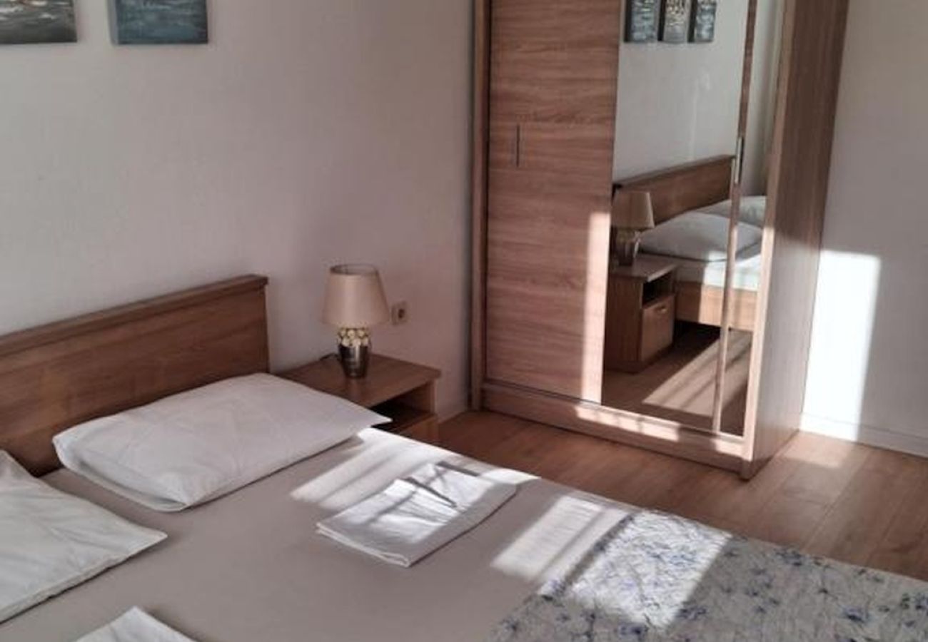 Apartament w Vinišce - Apartament w Vinišće z Widok na morze, taras, Klimatyzacja, WIFI (4752-1)