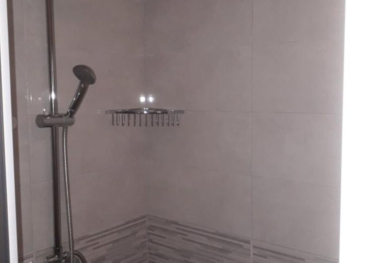 Apartament w Vinišce - Apartament w Vinišće z Widok na morze, taras, Klimatyzacja, WIFI (4752-1)