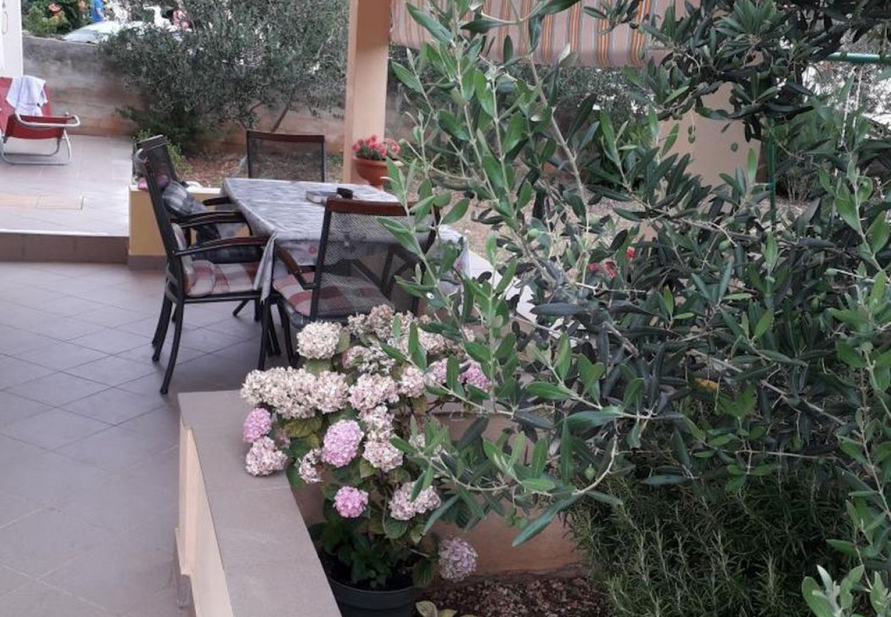 Apartament w Vinišce - Apartament w Vinišće z Widok na morze, balkon, Klimatyzacja, WIFI (4752-2)