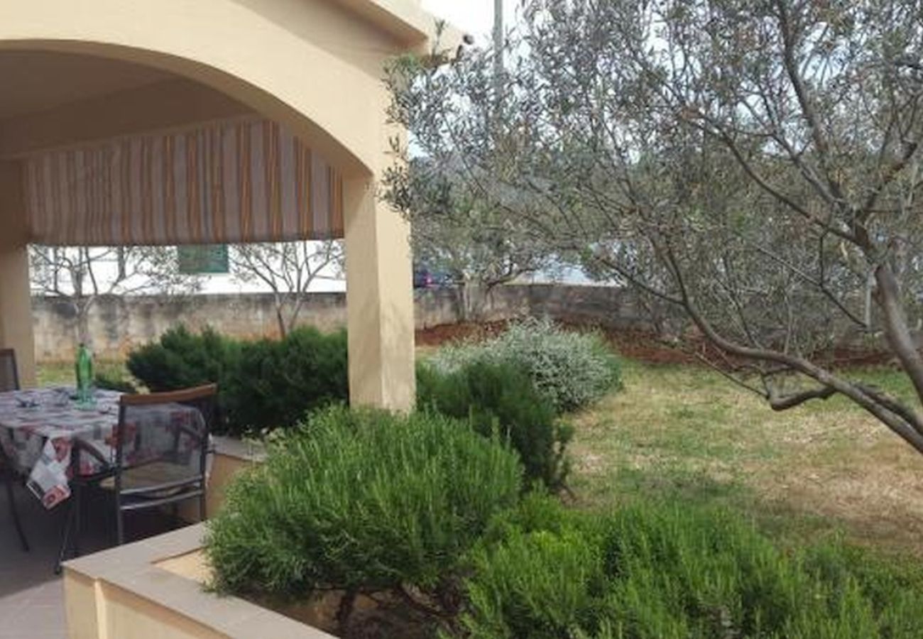 Apartament w Vinišce - Apartament w Vinišće z Widok na morze, balkon, Klimatyzacja, WIFI (4752-2)