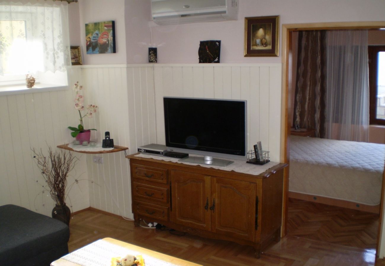 Apartament w Novi Vinodolski - Apartament w Novi Vinodolski z Klimatyzacja, WIFI, Pralka (3541-4)