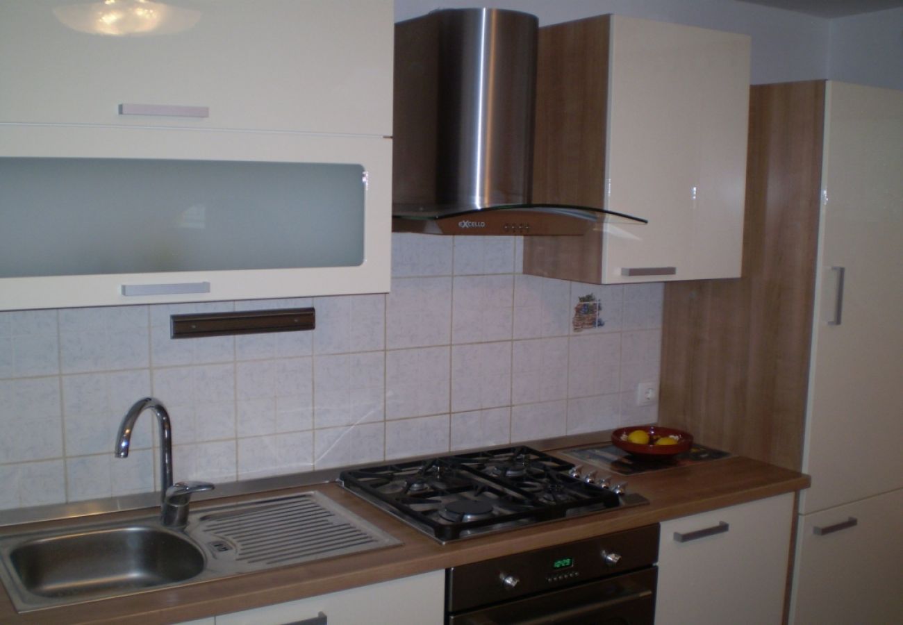 Apartament w Novi Vinodolski - Apartament w Novi Vinodolski z Klimatyzacja, WIFI, Pralka (3541-4)