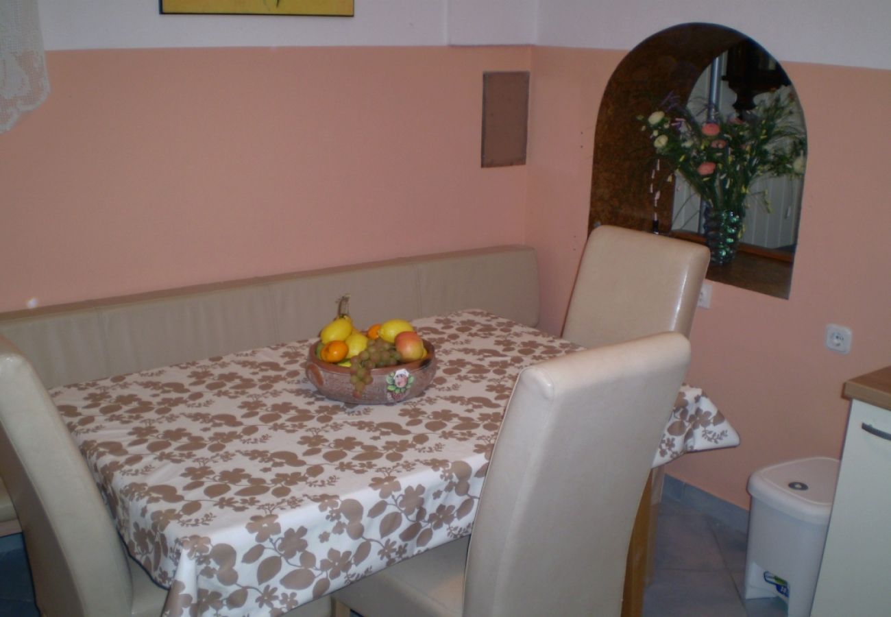 Apartament w Novi Vinodolski - Apartament w Novi Vinodolski z Klimatyzacja, WIFI, Pralka (3541-4)