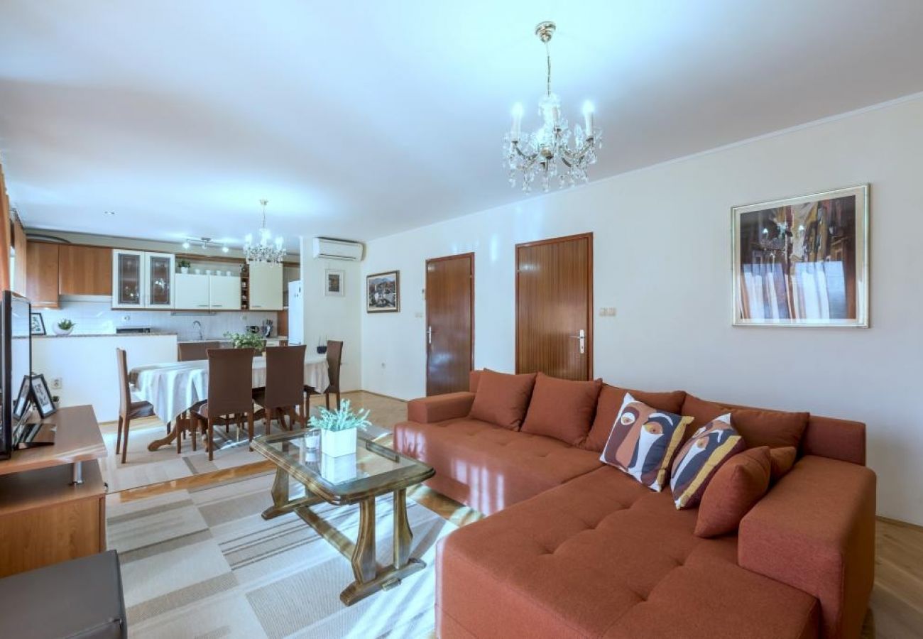 Apartament w Kaštel Novi - Apartament w Kaštel Novi z taras, Klimatyzacja, WIFI, Pralka (5104-1)