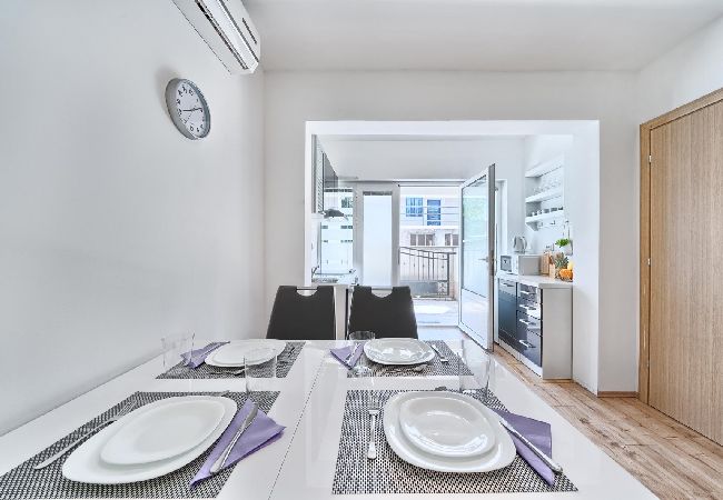 Apartament w Kaštel Lukšic - Apartament w Kaštel Lukšić z taras, Klimatyzacja, WIFI, Pralka (5107-2) Apartament w Kaštel Lukšic - Apartament w Kaštel Lukšić z taras, Klimatyzacja, WIFI, Pralka (5107-2)