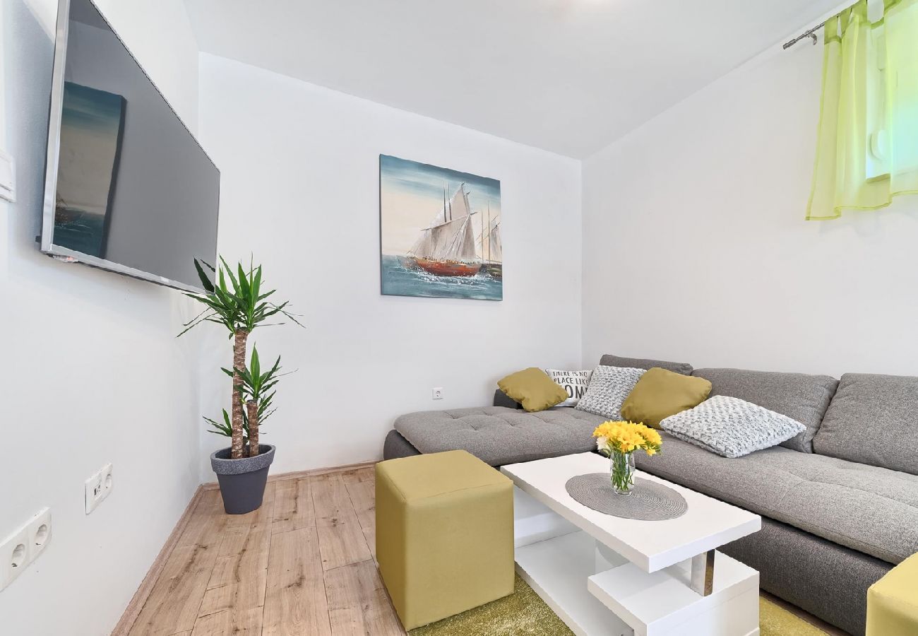 Apartament w Kaštel Lukšic - Apartament w Kaštel Lukšić z taras, Klimatyzacja, WIFI, Pralka (5107-2)