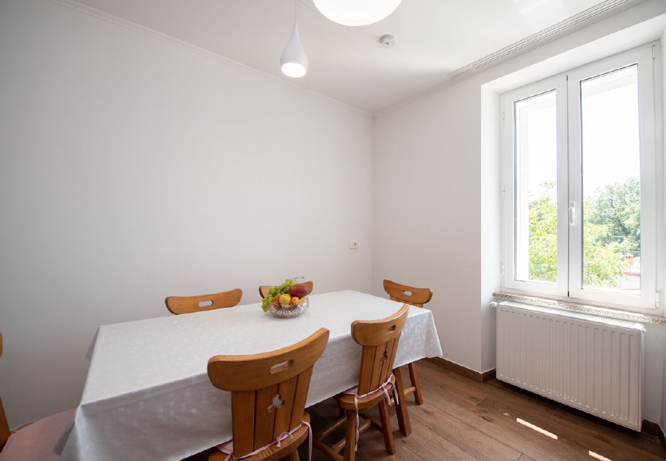 Apartament w Ika - Apartament w Ika z Widok na morze, balkon, Klimatyzacja, WIFI (5025-4)