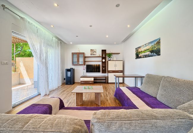 Apartament w Kaštel Lukšic - Apartament w Kaštel Lukšić z taras, Klimatyzacja, WIFI, Pralka (5107-3) Apartament w Kaštel Lukšic - Apartament w Kaštel Lukšić z taras, Klimatyzacja, WIFI, Pralka (5107-3)