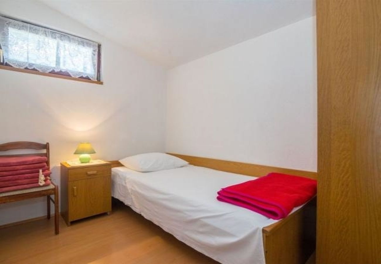 Apartament w Okrug Gornji - Apartament w Okrug Gornji z Widok na morze, balkon, Klimatyzacja, WIFI (5106-2)