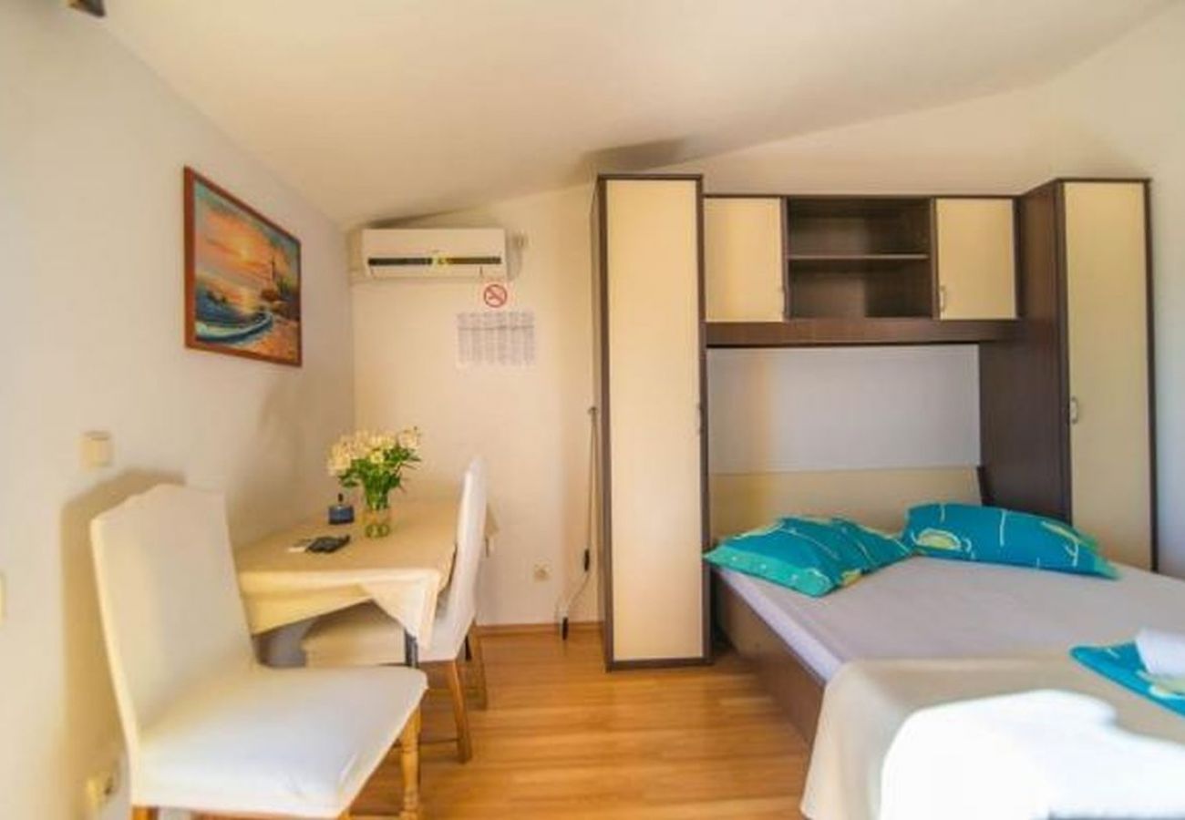 Studio w Dugi Rat - Apartament Studio w Dugi Rat z Widok na morze, balkon, Klimatyzacja, WIFI (5113-2)