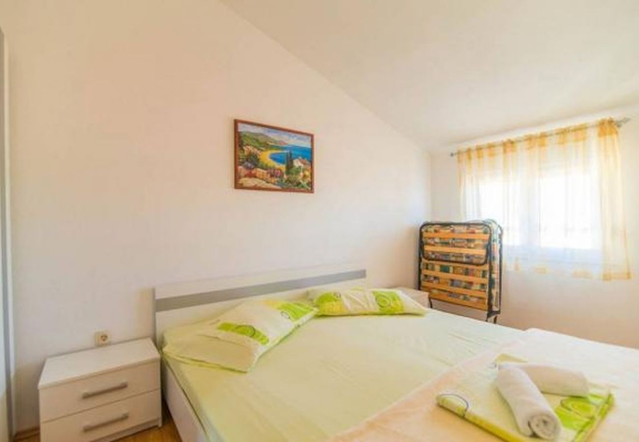 Apartament w Dugi Rat - Apartament w Dugi Rat z Widok na morze, taras, Klimatyzacja, WIFI (5113-4)