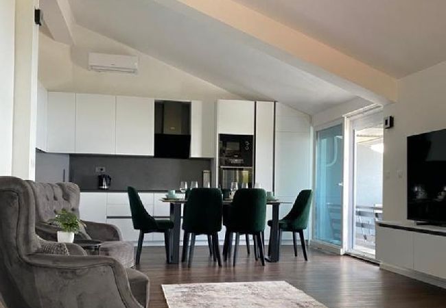 Apartament w Lokva Rogoznica - Apartament w Lokva Rogoznica z Widok na morze, taras, Klimatyzacja, WIFI (5118-1) Apartament w Lokva Rogoznica - Apartament w Lokva Rogoznica z Widok na morze, taras, Klimatyzacja, WIFI (5118-1)