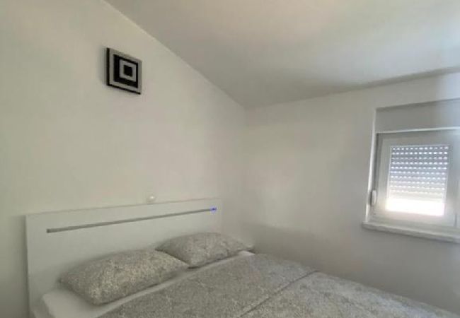 Apartament w Lokva Rogoznica - Apartament w Lokva Rogoznica z Widok na morze, taras, Klimatyzacja, WIFI (5118-1) Apartament w Lokva Rogoznica - Apartament w Lokva Rogoznica z Widok na morze, taras, Klimatyzacja, WIFI (5118-1)