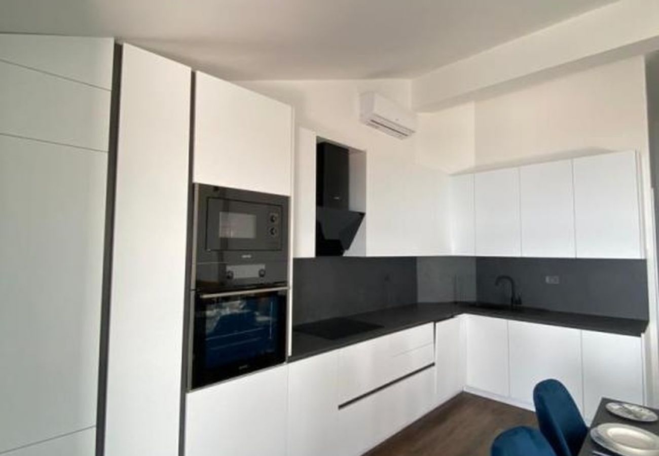 Apartament w Lokva Rogoznica - Apartament w Lokva Rogoznica z Widok na morze, taras, Klimatyzacja, WIFI (5118-2)