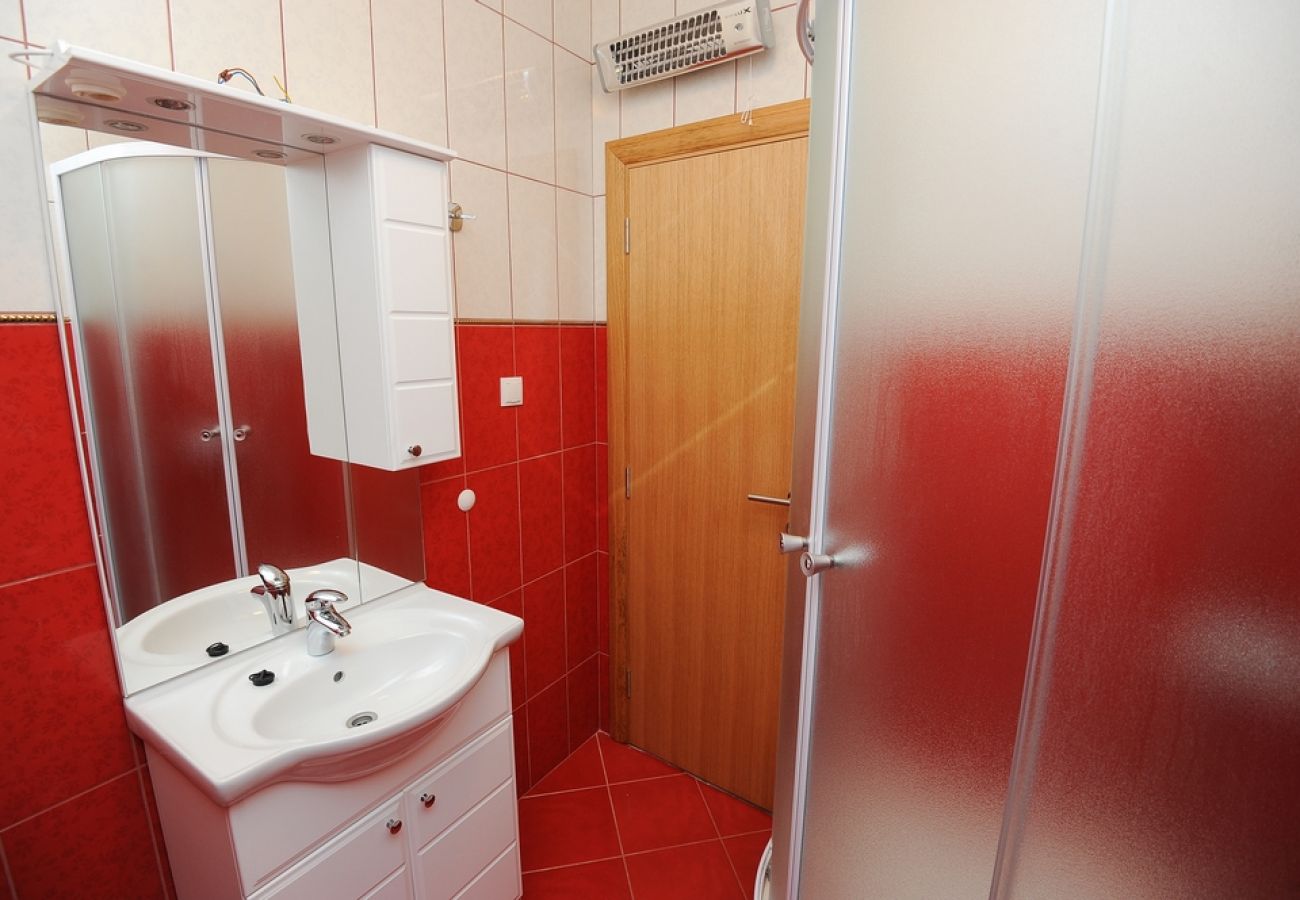 Apartament w Podstrana - Apartament w Podstrana-Sv.Martin z taras, Klimatyzacja, WIFI, Pralka (5117-4)