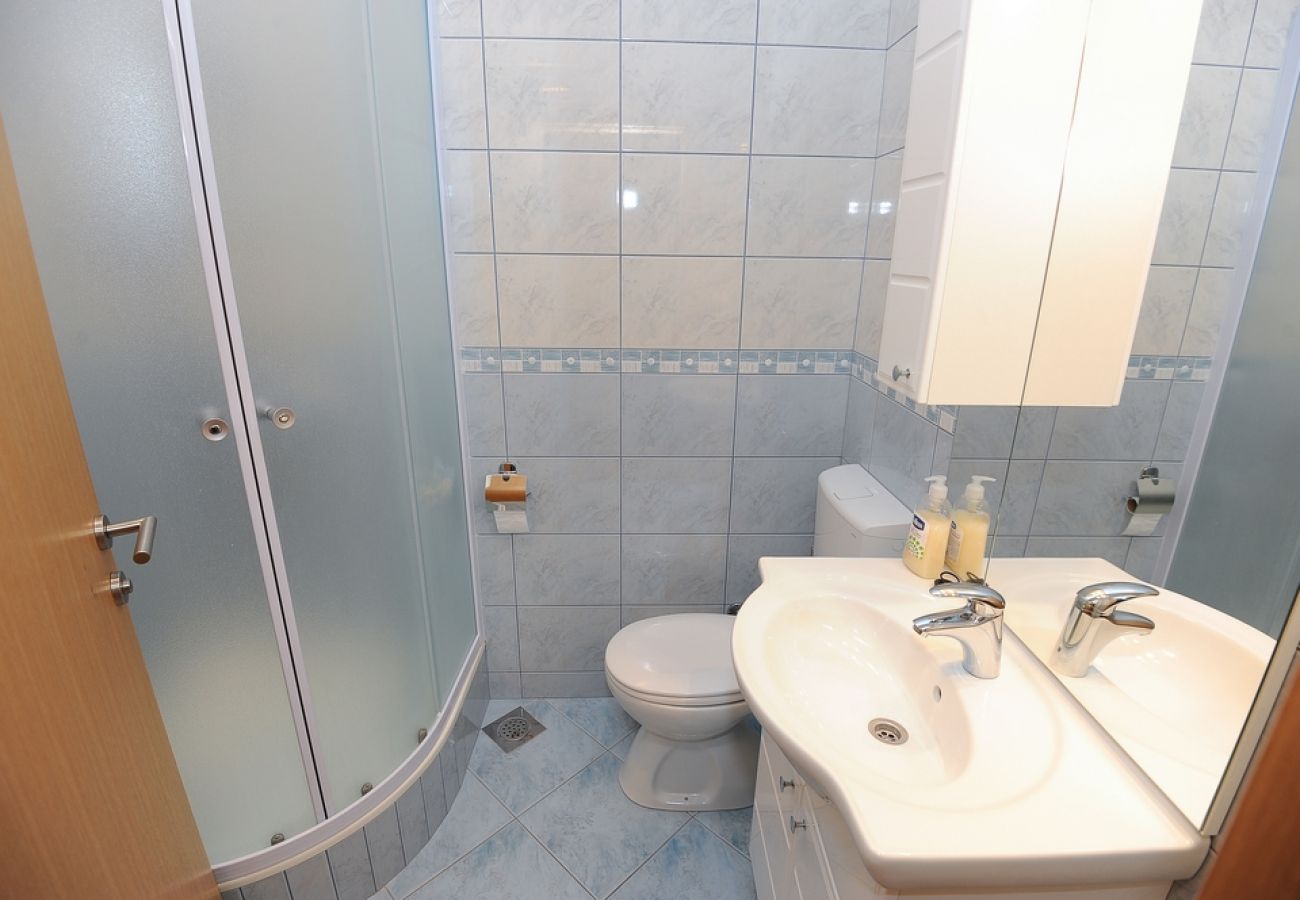 Apartament w Podstrana - Apartament w Podstrana-Sv.Martin z Widok na morze, balkon, Klimatyzacja, WIFI (5117-6)