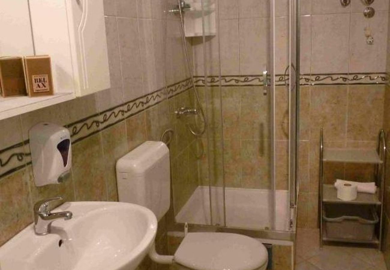 Apartament w Bol - Apartament w Bol z Widok na morze, taras, Klimatyzacja, WIFI (5121-2)