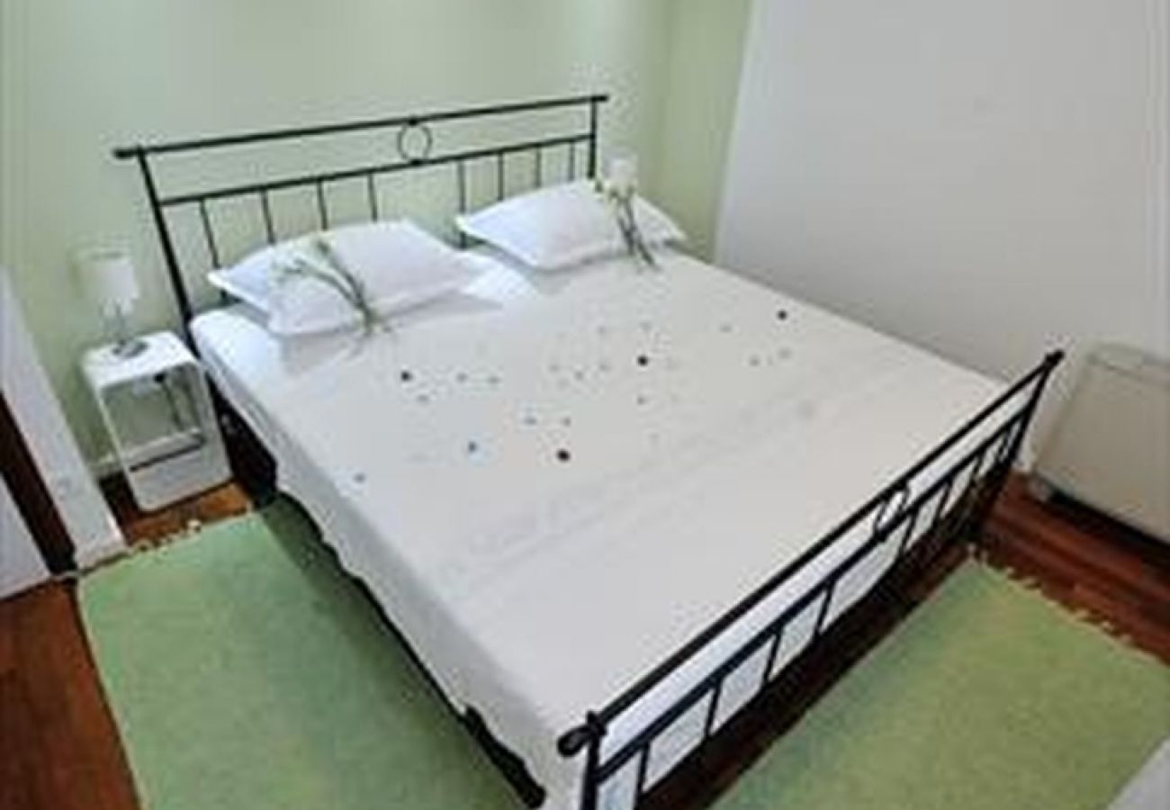 Apartament w Omiš - Apartament w Omiš z Widok na morze, taras, Klimatyzacja, WIFI (5129-6)