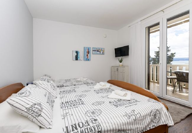 Apartament w Omiš - Apartament w Omiš z Widok na morze, balkon, Klimatyzacja, WIFI (5129-3) Apartament w Omiš - Apartament w Omiš z Widok na morze, balkon, Klimatyzacja, WIFI (5129-3)