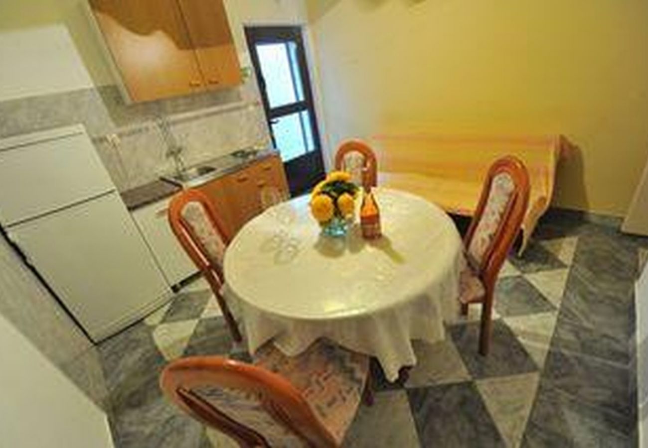 Apartament w Omiš - Apartament w Omiš z Widok na morze, taras, Klimatyzacja, WIFI (5129-2)