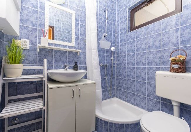 Apartament w Omiš - Apartament w Omiš z Widok na morze, Loggia, Klimatyzacja, WIFI (5129-4) Apartament w Omiš - Apartament w Omiš z Widok na morze, Loggia, Klimatyzacja, WIFI (5129-4)