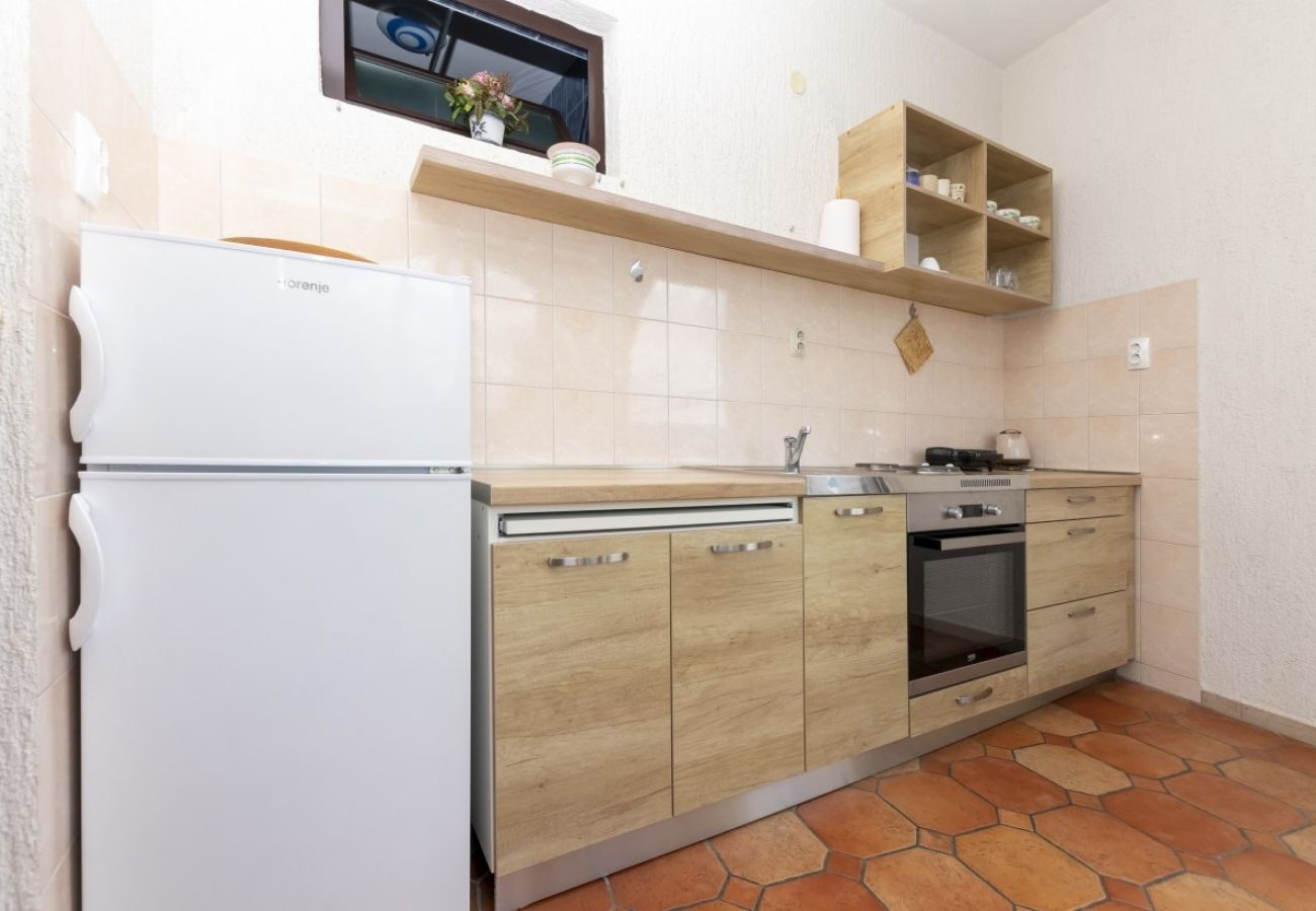 Apartament w Omiš - Apartament w Omiš z Widok na morze, Loggia, Klimatyzacja, WIFI (5129-4)