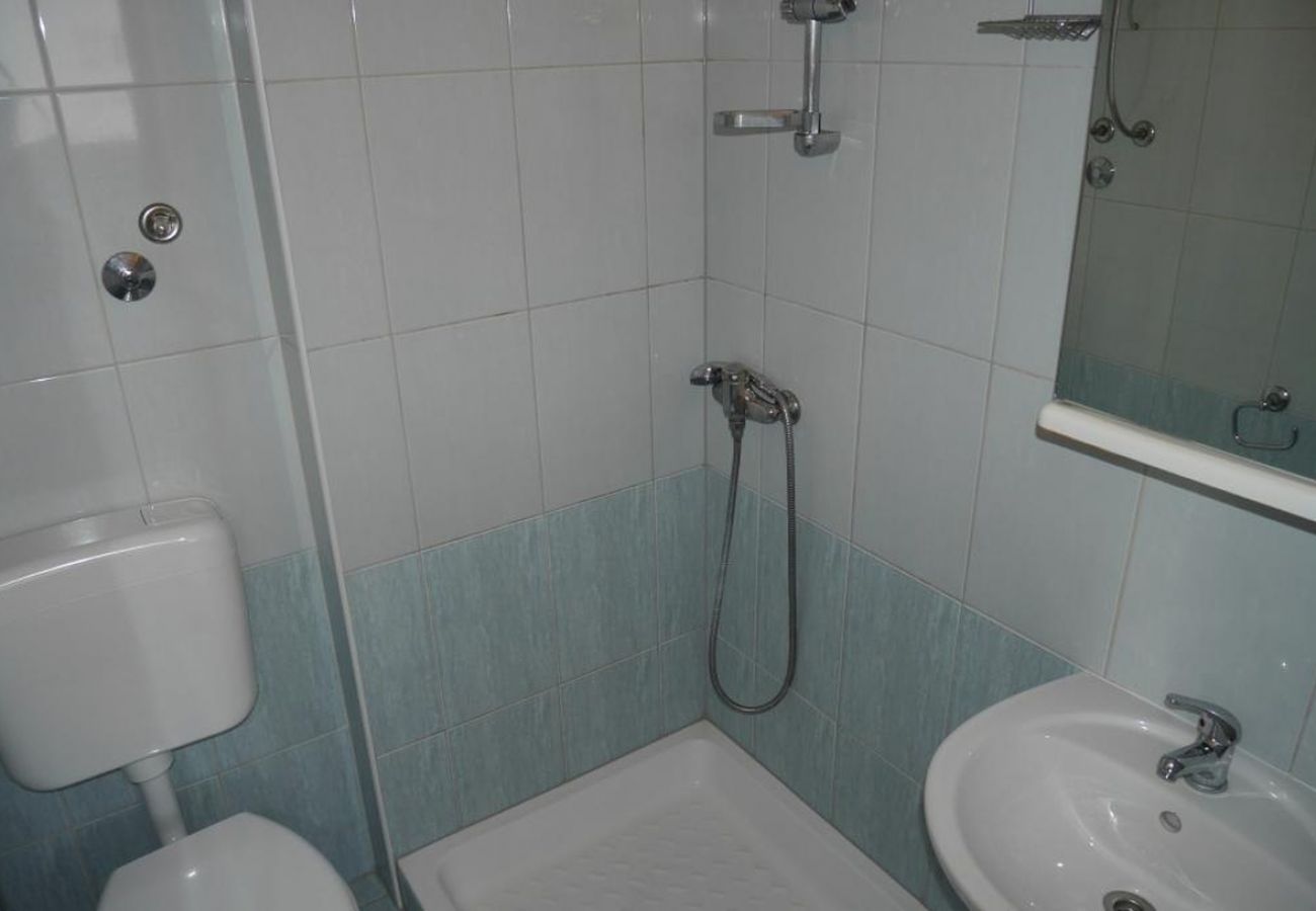 Apartament w Dugi Rat - Apartament w Dugi Rat z Widok na morze, balkon, Klimatyzacja, WIFI (5132-1)