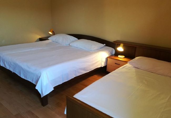 Apartament w Okrug Donji - Apartament w Okrug Donji z Widok na morze, taras, Klimatyzacja, WIFI (5136-1) Apartament w Okrug Donji - Apartament w Okrug Donji z Widok na morze, taras, Klimatyzacja, WIFI (5136-1)