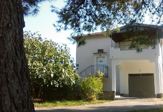 Apartament w Okrug Donji - Apartament w Okrug Donji z Widok na morze, taras, Klimatyzacja, WIFI (5136-1) Apartament w Okrug Donji - Apartament w Okrug Donji z Widok na morze, taras, Klimatyzacja, WIFI (5136-1)