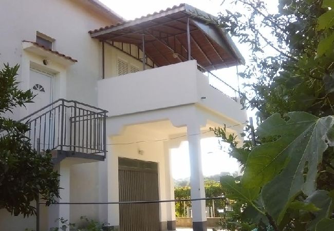 Apartament w Okrug Donji - Apartament w Okrug Donji z Widok na morze, taras, Klimatyzacja, WIFI (5136-1) Apartament w Okrug Donji - Apartament w Okrug Donji z Widok na morze, taras, Klimatyzacja, WIFI (5136-1)