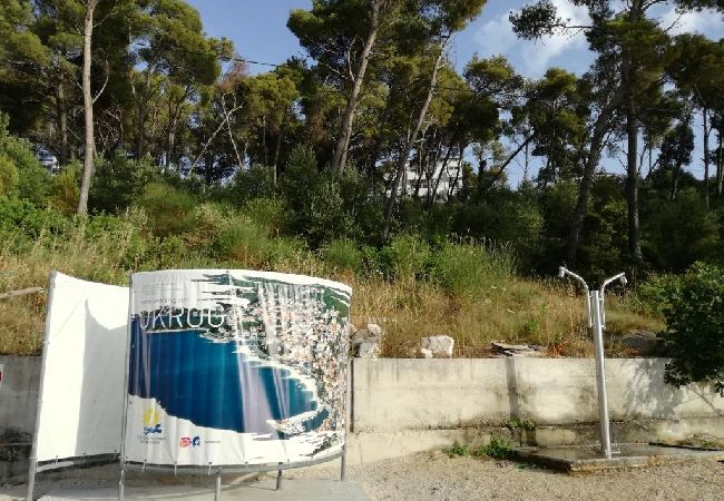 Apartament w Okrug Donji - Apartament w Okrug Donji z Widok na morze, taras, Klimatyzacja, WIFI (5136-1) Apartament w Okrug Donji - Apartament w Okrug Donji z Widok na morze, taras, Klimatyzacja, WIFI (5136-1)