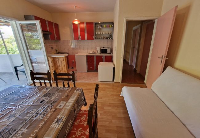 Apartament w Okrug Donji - Apartament w Okrug Donji z Widok na morze, taras, Klimatyzacja, WIFI (5136-1) Apartament w Okrug Donji - Apartament w Okrug Donji z Widok na morze, taras, Klimatyzacja, WIFI (5136-1)