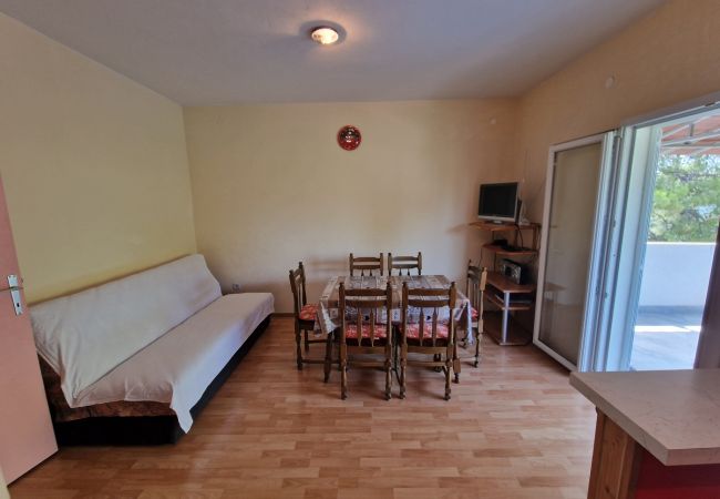 Apartament w Okrug Donji - Apartament w Okrug Donji z Widok na morze, taras, Klimatyzacja, WIFI (5136-1) Apartament w Okrug Donji - Apartament w Okrug Donji z Widok na morze, taras, Klimatyzacja, WIFI (5136-1)