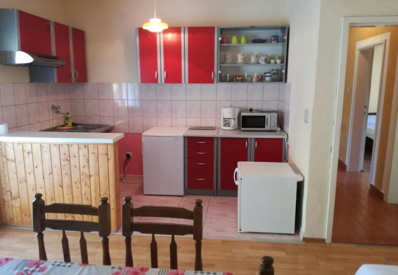 Apartament w Okrug Donji - Apartament w Okrug Donji z Widok na morze, taras, Klimatyzacja, WIFI (5136-1)