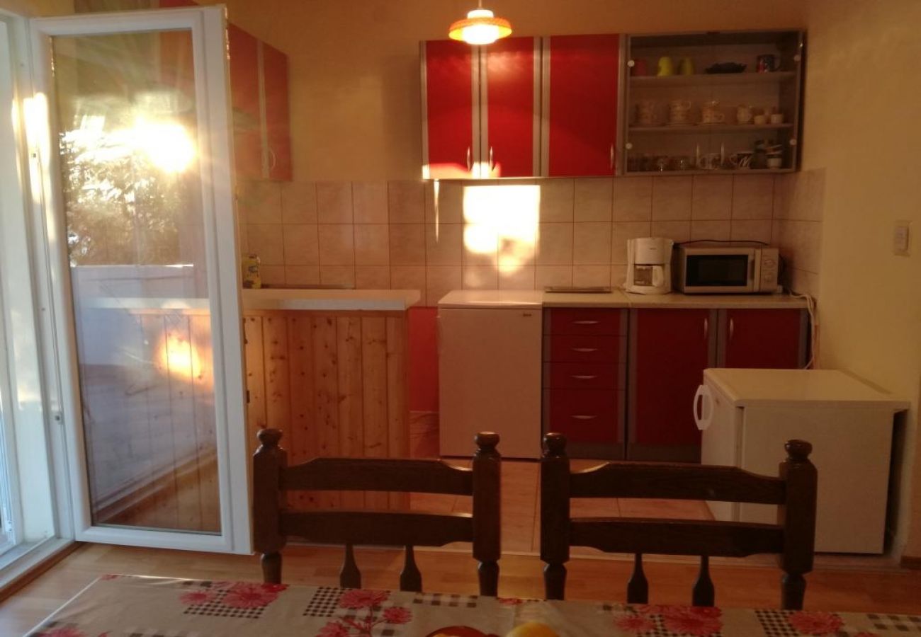 Apartament w Okrug Donji - Apartament w Okrug Donji z Widok na morze, taras, Klimatyzacja, WIFI (5136-1)