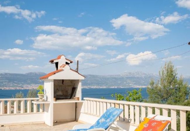 Apartament w Arbanija - Apartament w Arbanija z Widok na morze, balkon, Klimatyzacja, WIFI (5137-2) Apartament w Arbanija - Apartament w Arbanija z Widok na morze, balkon, Klimatyzacja, WIFI (5137-2)